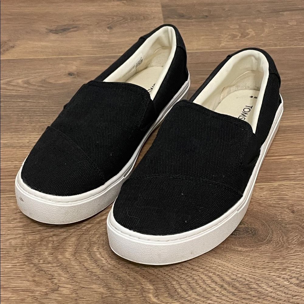 TOMS Devon Black Canvas Slip-Ons